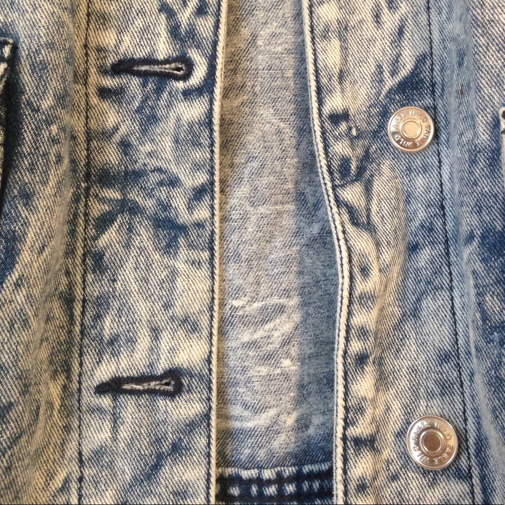 Wild Fable 80’s Style Oversized Acid Wash Denim Jacket w/ Front Pockets - Picture 5 of 12